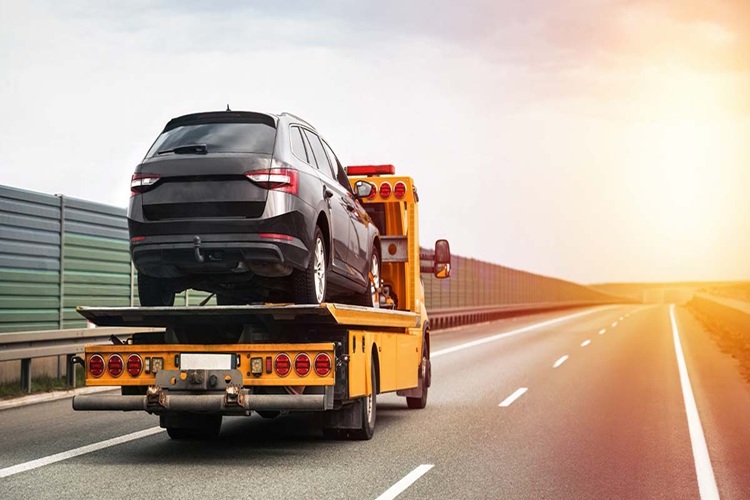 Gece Yarısı Yolda Kaldınız mı? 7/24 Oto Kurtarma Hizmeti Nasıl Çalışır?